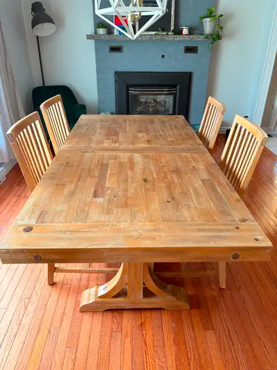 800$ pour table et 4 chaise dimension de la table 40 pouces X 80 pouces Rallonge de 18 pouces Acheté...