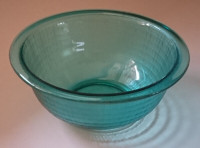 Vintage Rare PYREX Peacock Turquoise Blue Basket Weave Bowl