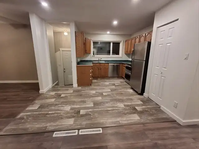4 bedroom plus den/ 2 bath house for rent in Long Term Rentals in Kitimat - Image 4