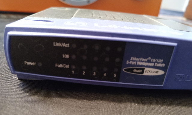 Linksys EZXS55W EtherFast 10/100 6-Port Switch in Networking in Kitchener / Waterloo - Image 2