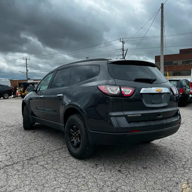 2017 CHEVROLET TRAVERSE | 8 PASS in Cars & Trucks in City of Toronto - Image 4