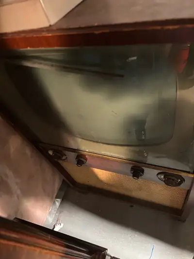 1950 tv needs some love, View more
