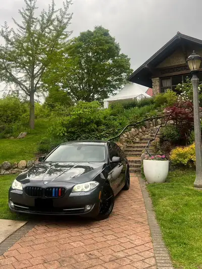 FOR SALE: 2011 BMW 550i – A True Driving Experience ❤️ This isn’t just a car. It’s a chapter of memo...