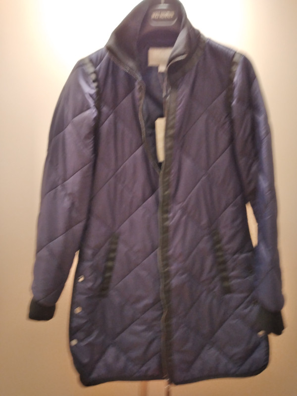 NWT mid season trendy diamond quilted women’s parka jacket dans Femmes - Hauts et vêtements d'extérieur  à Ville de Montréal