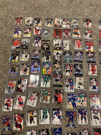  Lots of hockey cards 