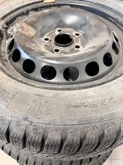 Selling tires with wheels with 5x112 bolt pattern (Vw,Audi, Mercedes and bmw) 215/60/16