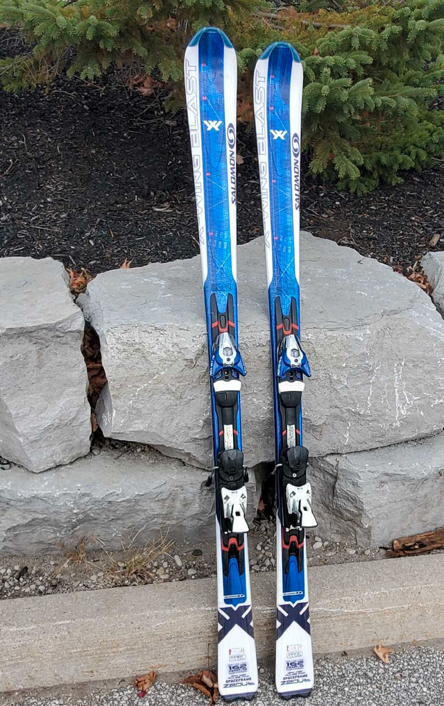 162cm Salomon Skis with Bindings in Ski in Barrie