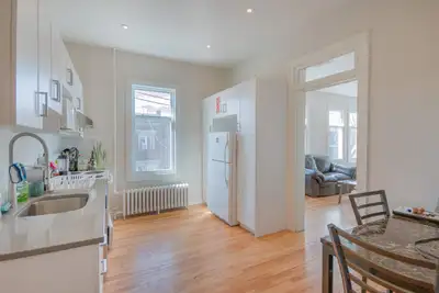 Magnifique 6 ½  Verdun 6 chambres, 2 salles de bain, 2 parking