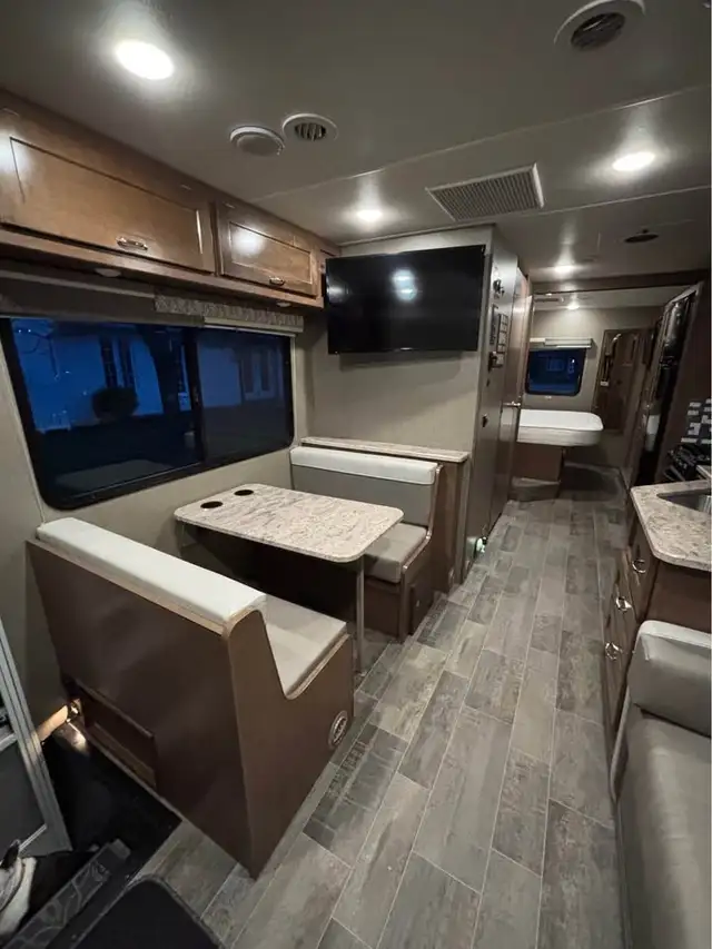 VR winnebago intent 29L 2019 in RVs & Motorhomes in Québec City - Image 7