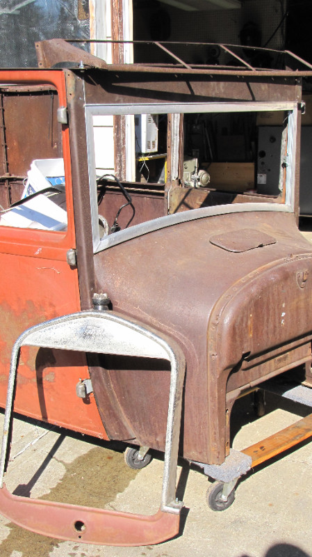 1926/1927 Model T Ford 2 door body in Classic Cars in Edmonton - Image 3