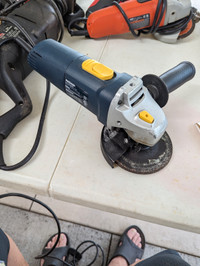  1 mastercraft- 4 1/2 inch angle grinder