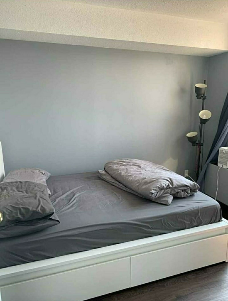 Room as from June 1st in 3 bedroom apartment in core Downtown Room