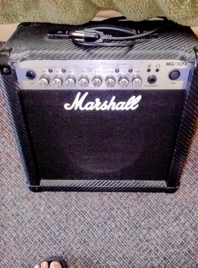 MARSHALL CFX 15 AMPLIFIER414907542181007362