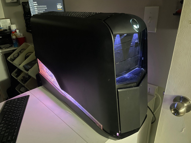 Alienware Aurora R3 w/ extras in Desktop Computers in Whitehorse