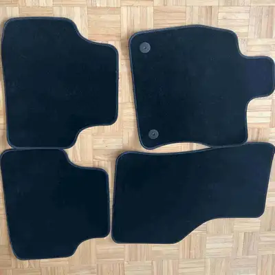 2019-2026 VW Jetta carpeted mats Never used Pick up only