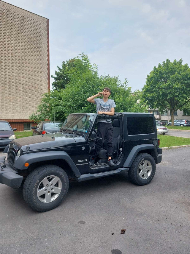 jeep wrangler sport dans Autos et camions  à Ville de Montréal - Image 2