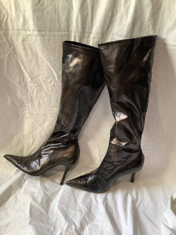 Leather boots in Women's - Shoes in Edmonton
