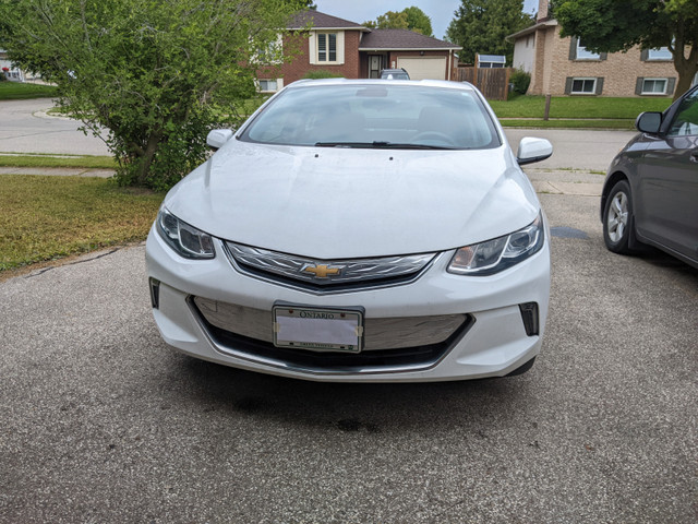 2017 Chevy Volt in Cars & Trucks in Brantford - Image 3