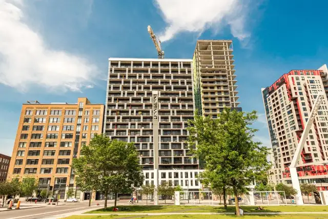 Condo Meublé Laurent Clark Studio à Louer - 1585$ - Centre Ville in Long Term Rentals in City of Montréal - Image 16