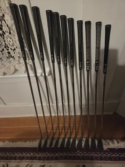 Ping Eye 2 Iron Set....2-LW....Green Dot-Great Shape...11 irons, View more