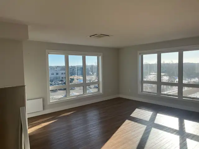  Move-In Ready Apartment in Prime PEI Location! Shorefront ✨ in Long Term Rentals in Charlottetown - Image 5