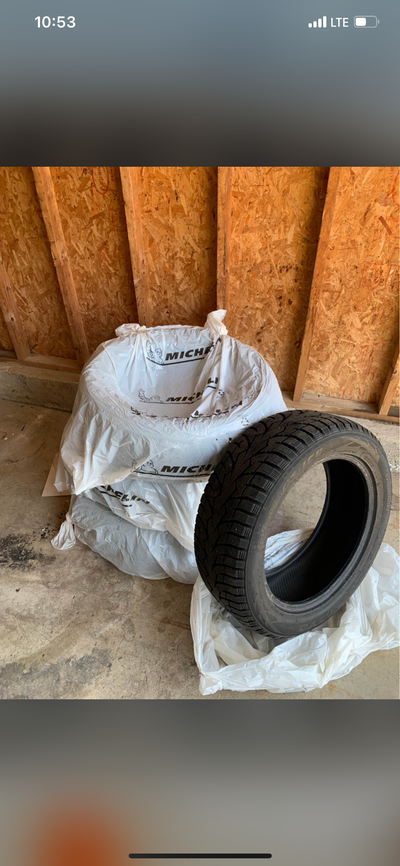 Im selling my one season used toyo Observe G3-Ice 235/55/19 because im swlling my car and bo need it...
