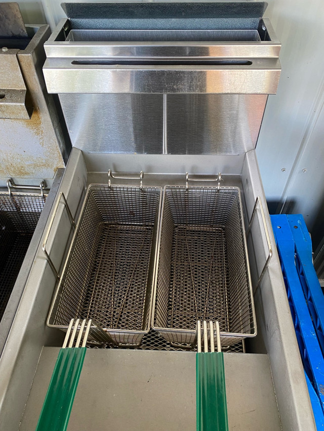 Imperial deep fryer in Industrial Kitchen Supplies in Hamilton - Image 3
