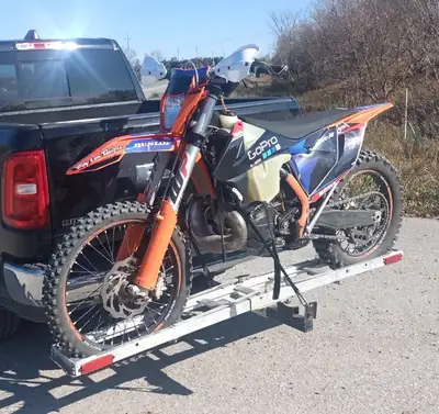 2017 KTM 300 XC in excellent condition and ready to ride. Lectron carb, FMF pipe and Vforce. Blue pl...