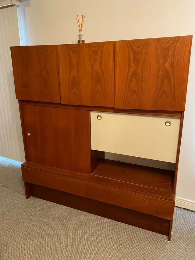 Teak High Buffet/Sideboard Beautiful Vintage Storage piece in Hutches & Display Cabinets in City of Toronto - Image 2