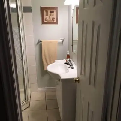 Private room and Separate bathroom  in Room Rentals & Roommates in Barrie - Image 6
