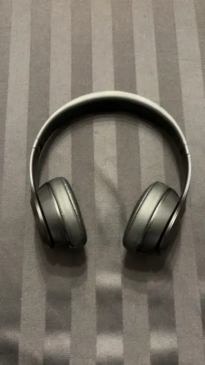 Beats Solo 3, View more