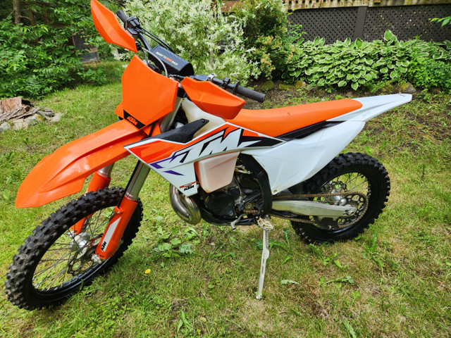 2023 KTM 300 XC dans Hors route et motocross  à Sherbrooke - Image 4