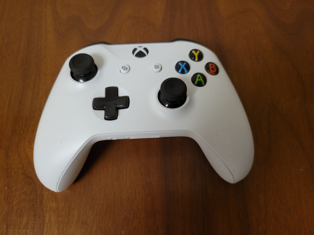 White Xbox One Wireless Controller – PLEASE READ in XBOX One in Cole Harbour