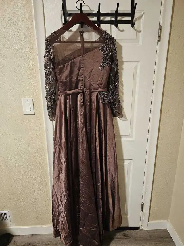 Evening Gown537090612318054403