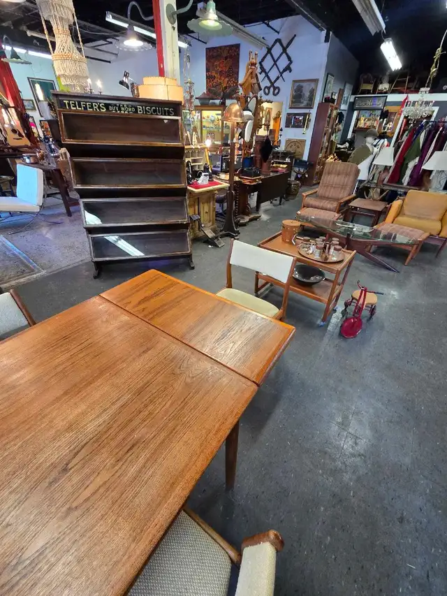 Danish mcm Teak Dining Set in Dining Tables & Sets in City of Toronto - Image 8