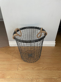 Decorative metal basket 