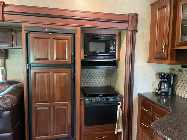 crusader fifth wheel in Travel Trailers & Campers in Regina - Image 6