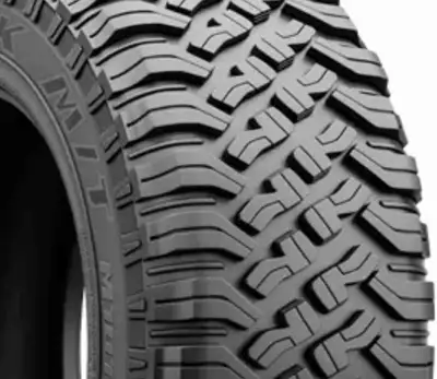 285 70 r17 Set of 5 tires 500 km only on 4 and fifth tire is brand new, Came of Jeep Willys Upgradin...