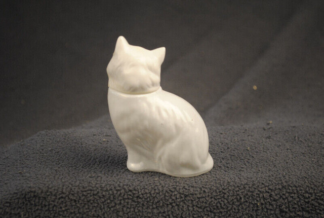 Vintage 1970s Avon Persian Cat Topaze Cologne in Health & Special Needs in Saint John - Image 3