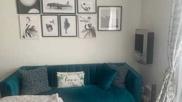 Tufted Sofa445588812889466881