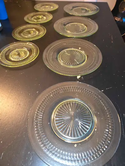 Hocking glass Green Depression Glass Roulette Set of 4 small and 4 laege Plates. Many Windows Uraniu...