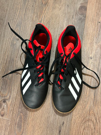Boys Size 6 Adidas Indoor Soccer Shoes
