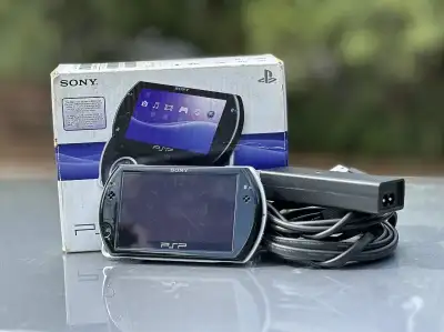 Sony PSP GO ! Playstation Portable《 MOD 300+ Games on SD 》In BOX, View more