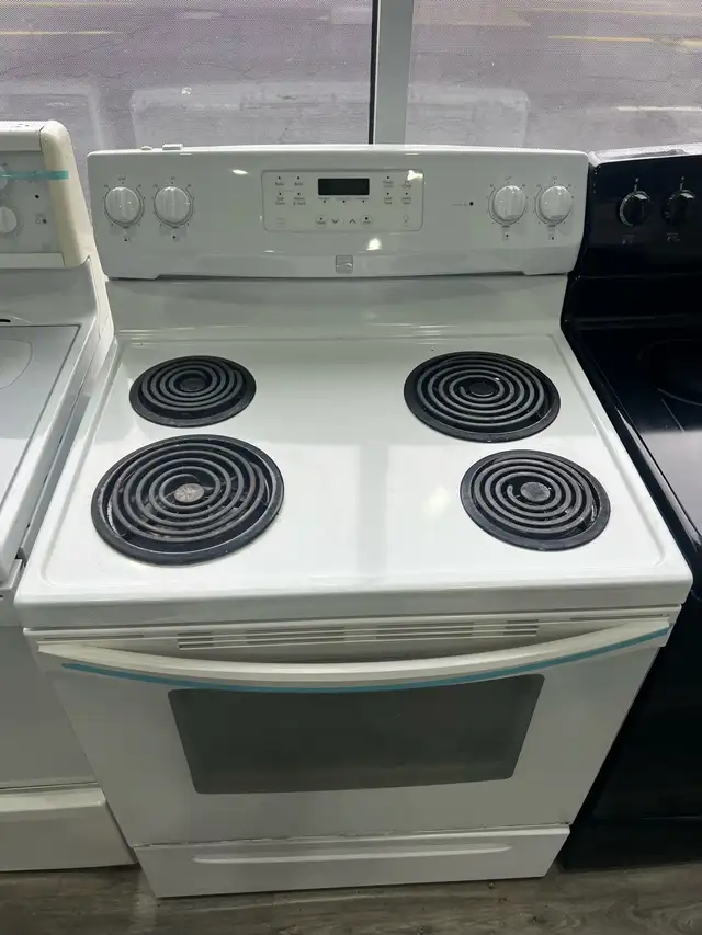 white 30 w freestanding electric stove range oven  in Stoves, Ovens & Ranges in Oakville / Halton Region - Image 3