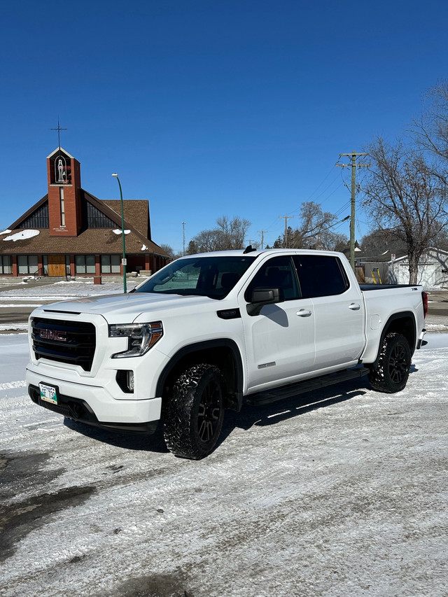 2019 GMC Sierra 5.3 in Cars & Trucks in Winnipeg