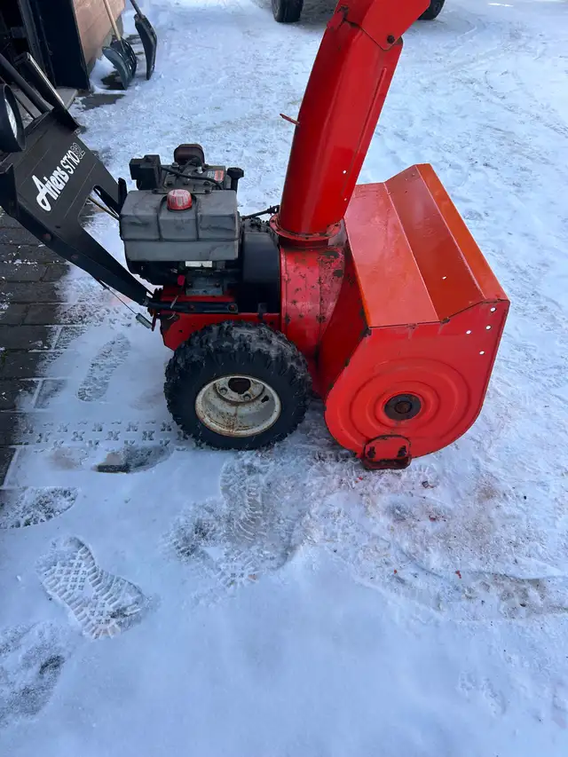 Souffleuse ariens ST10/32 LIQUIDATION in Snowblowers in Laval / North Shore - Image 4