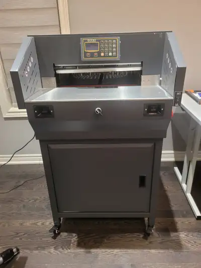 Electric Paper Cutter model 4908H, in excellent condition, barely used. Perfect for print shops, cop...