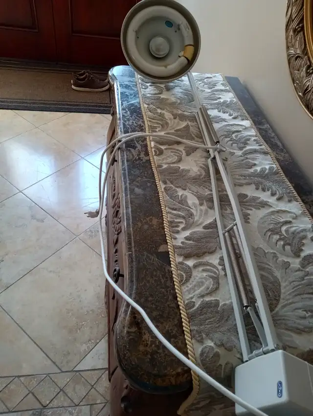 Extension reading Lamp/Light H- 40"- Like New in Indoor Lighting & Fans in Kitchener / Waterloo - Image 4