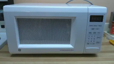 Microwave GE White 1100W, View more