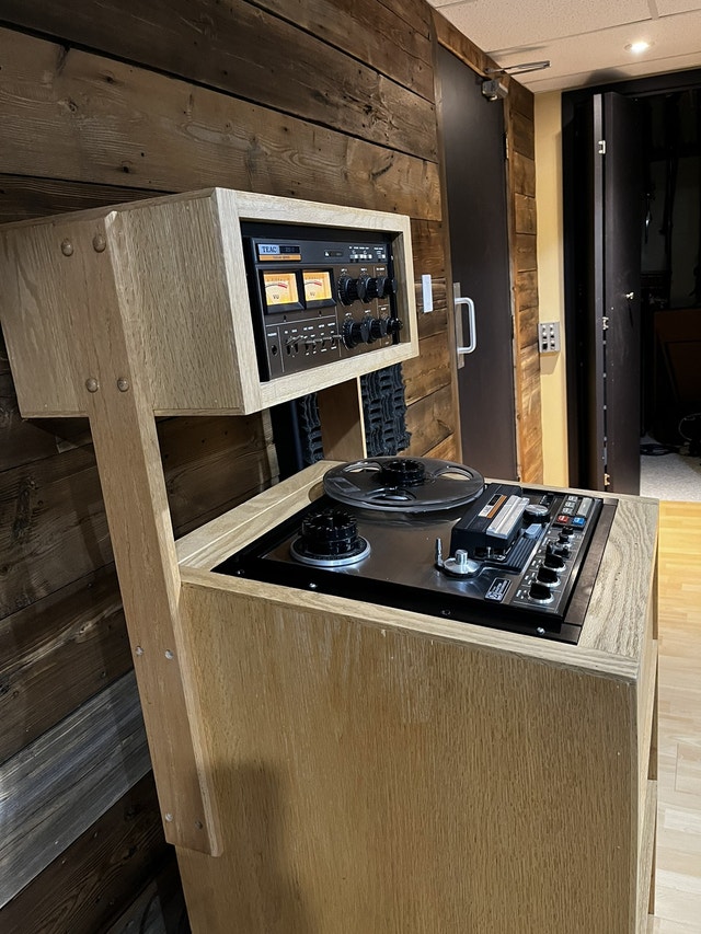 Vintage 1977 Teac 252 1/2 track master recorder Pro Audio